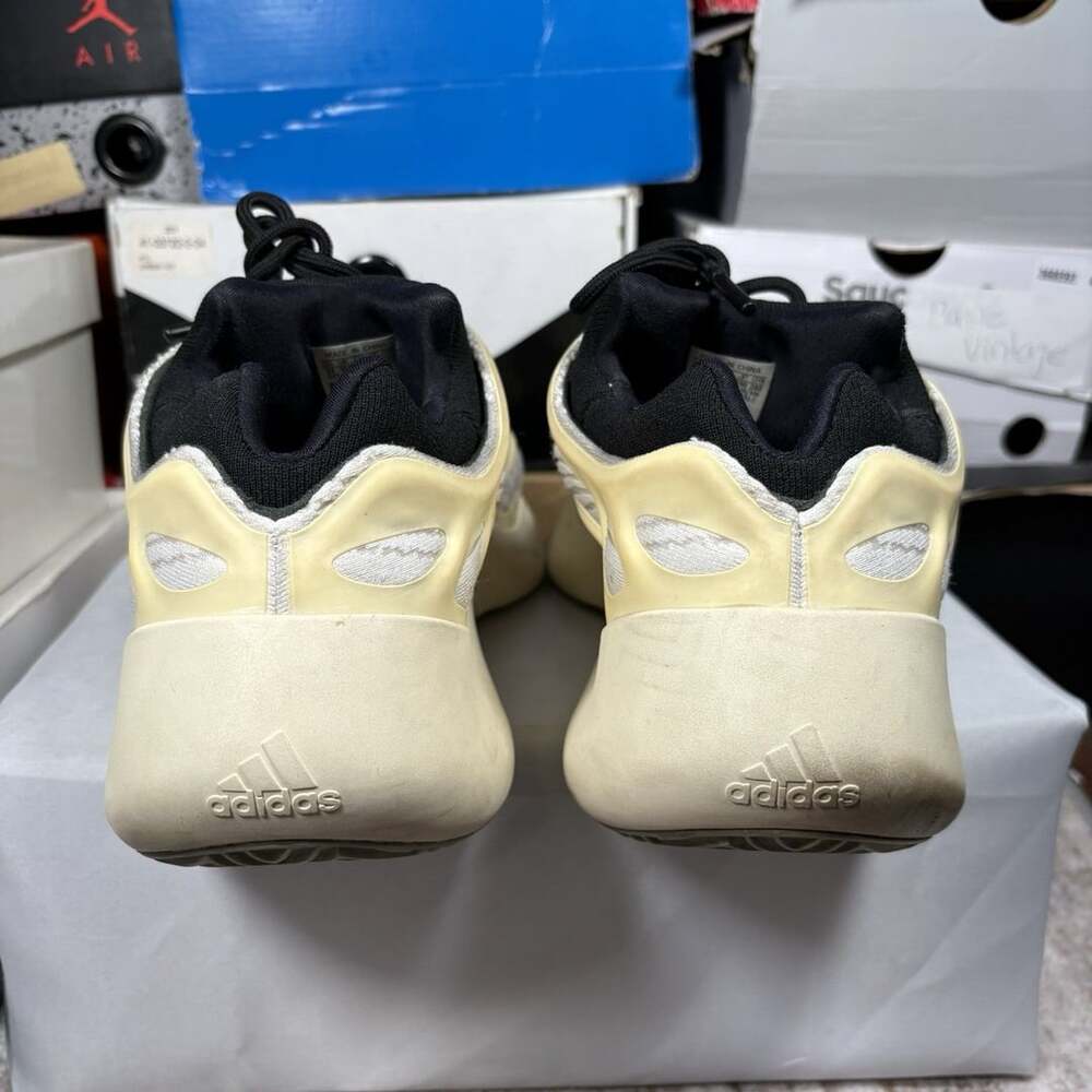 Size 11 - adidas Yeezy Boost 700 V3 Azael - Picture 4 of 8